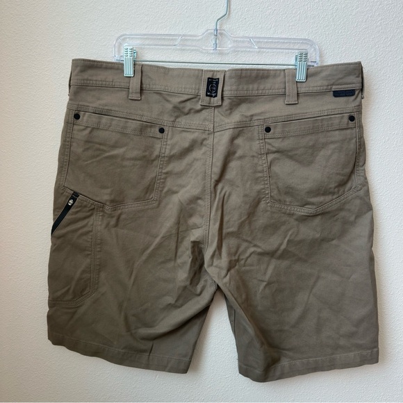 Wrangler Men's Waist 38 Cargo Tan Shorts - Picture 5 of 10